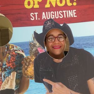 Meet your Posher, Neeah